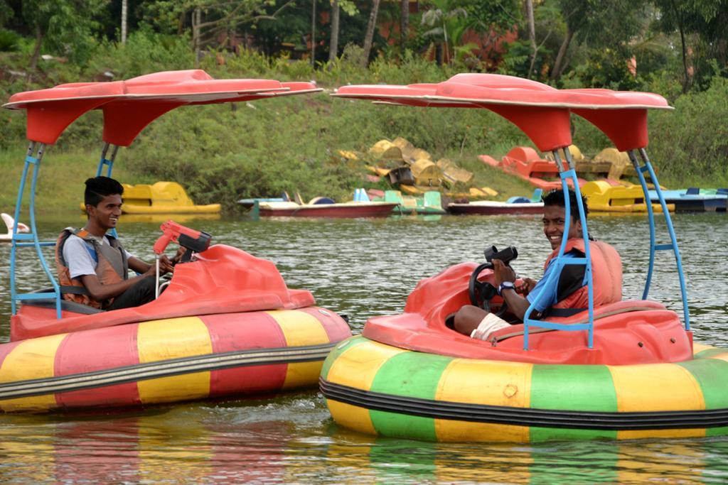 Mayem Lakeview Hotell Goa Eksteriør bilde