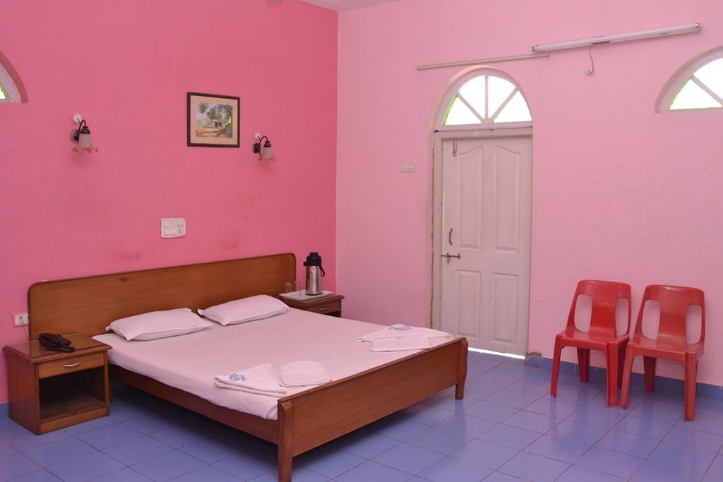 Mayem Lakeview Hotell Goa Eksteriør bilde