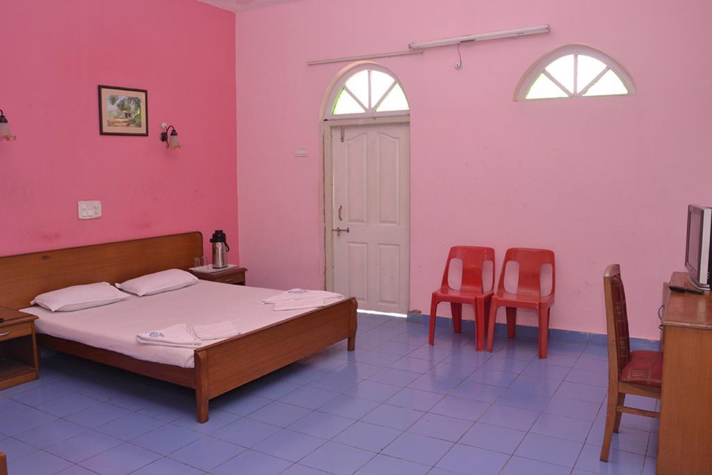 Mayem Lakeview Hotell Goa Eksteriør bilde