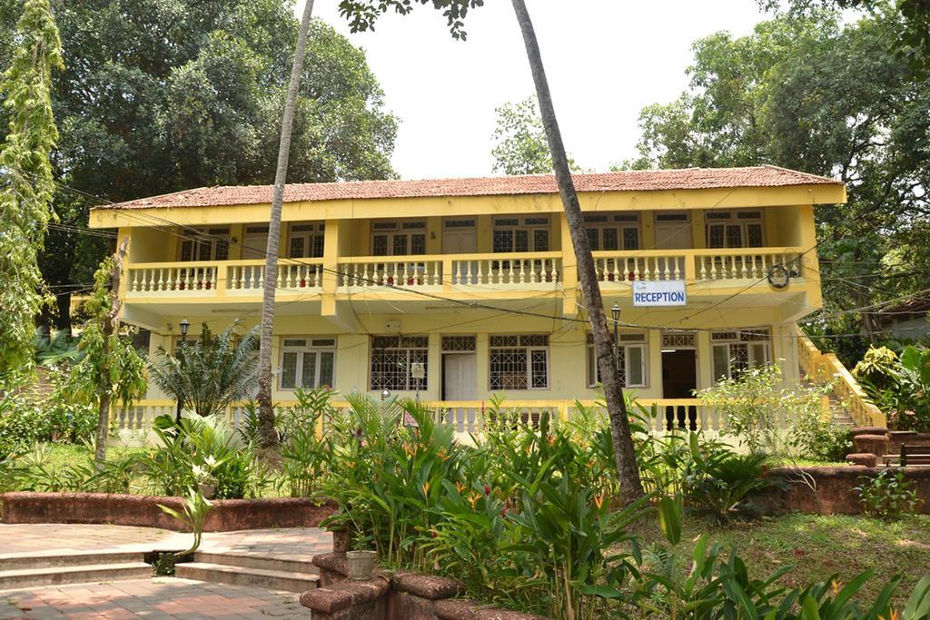 Mayem Lakeview Hotell Goa Eksteriør bilde