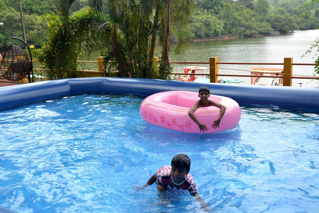 Mayem Lakeview Hotell Goa Eksteriør bilde