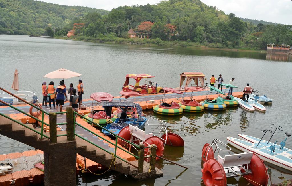 Mayem Lakeview Hotell Goa Eksteriør bilde